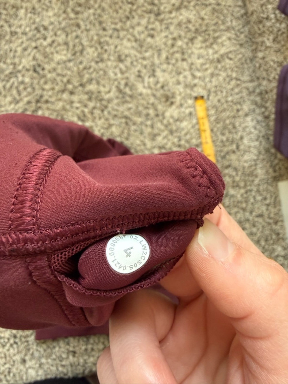 Lululemon size 4 set in maroon/burgundy - Picture 11 of 14